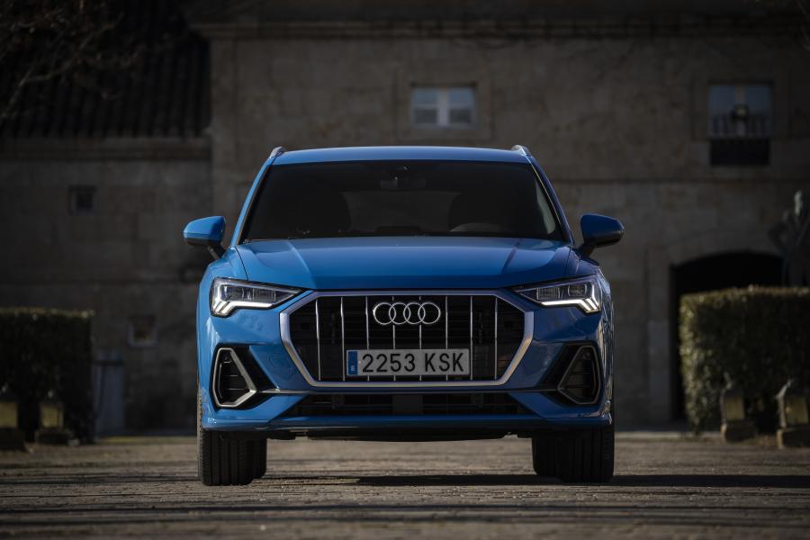  Audi Q3 35 TFSI S-Line (8U) 2018 года  (WW) (фото 3 из 11)